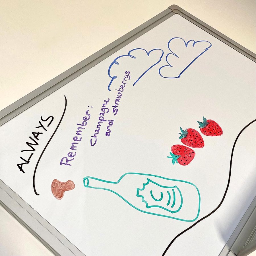 Whiteboard lacquered, 45 x 30 cm, incl. microfiber cloth and 6 markers #10
