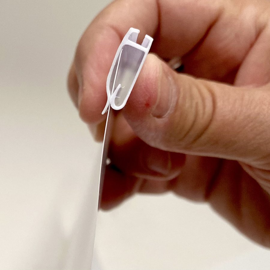 Poster hangers in white with hanging eyelets - Set of 2, A4