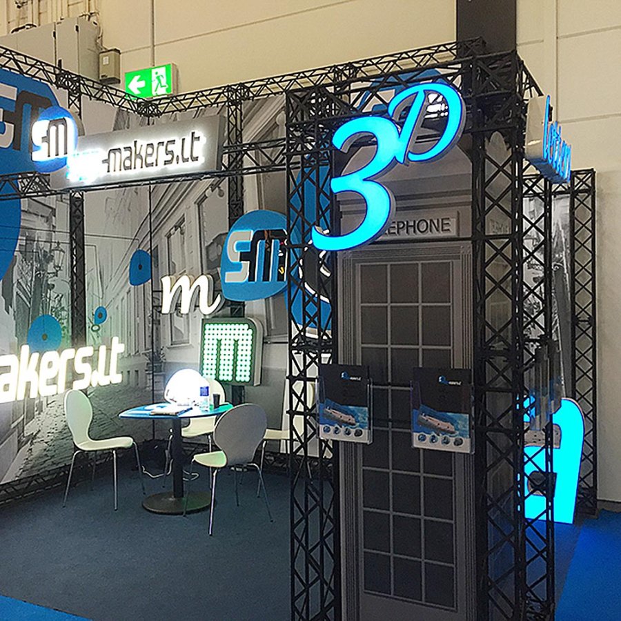 Crown Truss Corner Banner, 10 x 10 cm, black exhibition wall