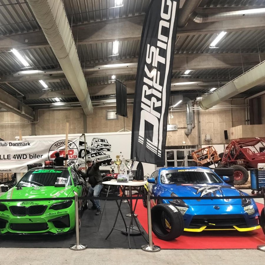 Outdoor Bow Flag, pole, medium