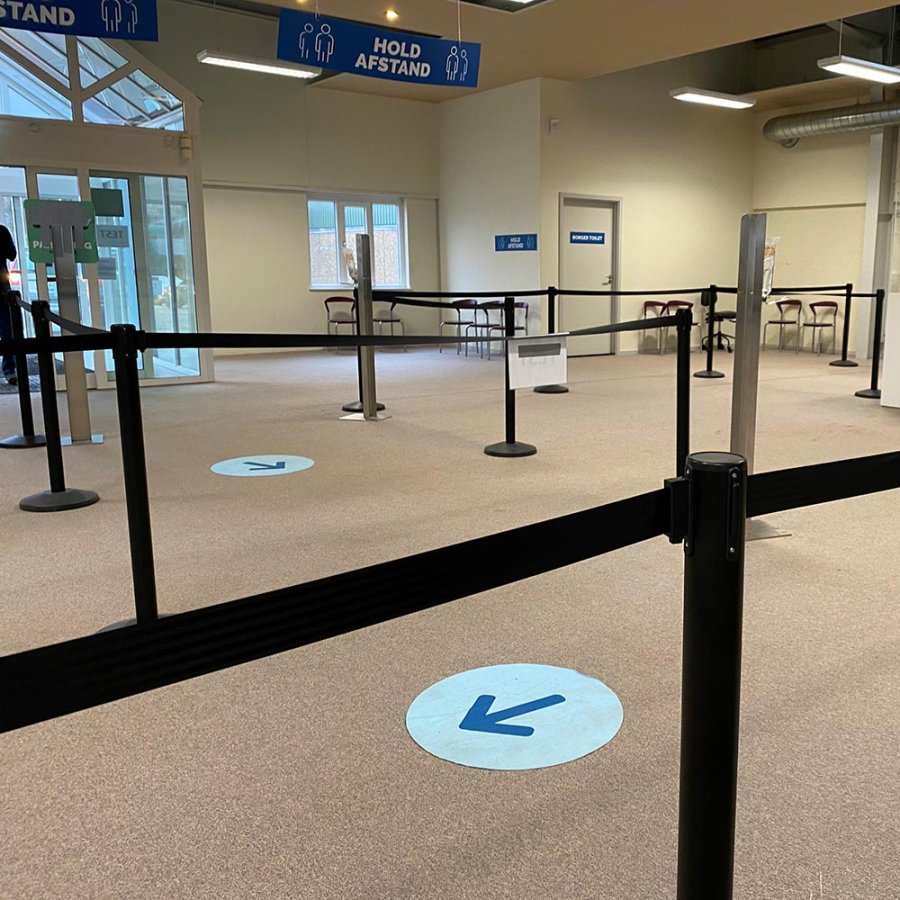 Crowd Barrier, black stand with black 3 meter belt