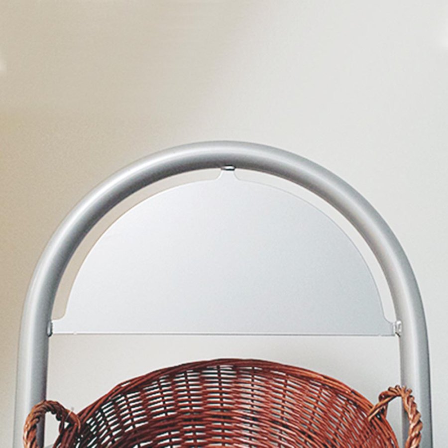 Shop Display with 4 round baskets