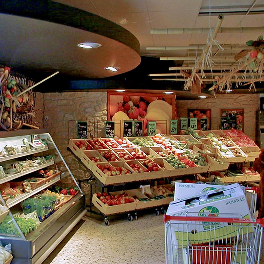 Shop Display for 4 baskets / boxes