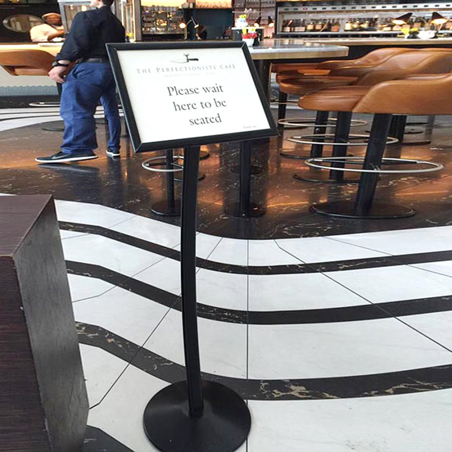A4 frame for CURVED STAND, black